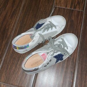 Golden goose shoes SZ 37. Worn a few times gently used like new. Authentic